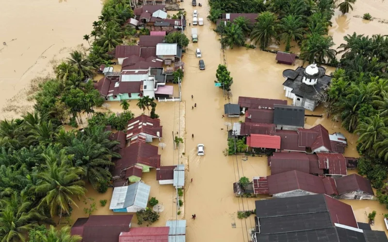 Bencana Banjir Bandang Sumatera 2025: Penyebab, Dampak, dan Penanganan BNPB-Kemenhut